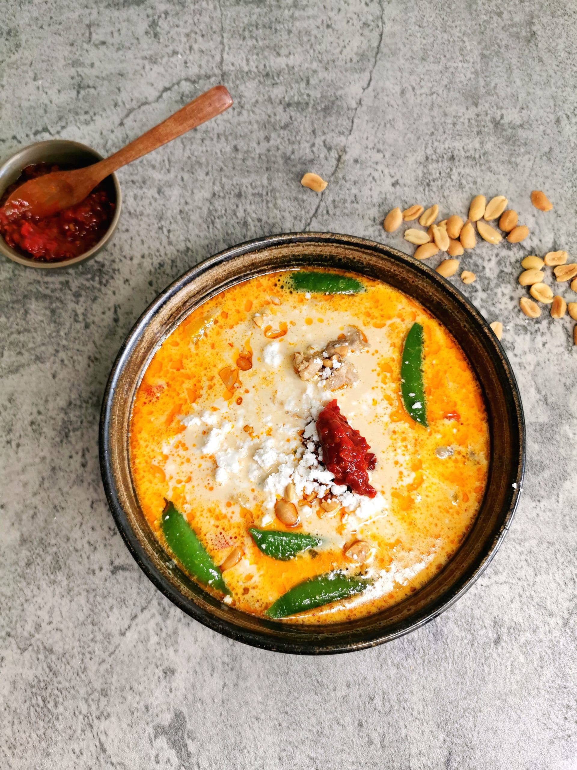 Lavkarbo kyllingsuppe med curry