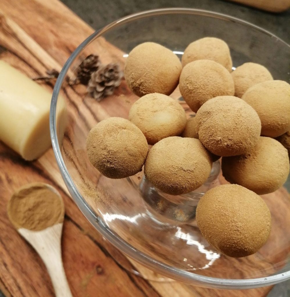 Lavkarbo marsipankuler med lakrissmak