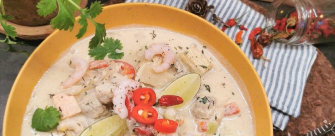 Lavkarbo grønn curry fiskesuppe