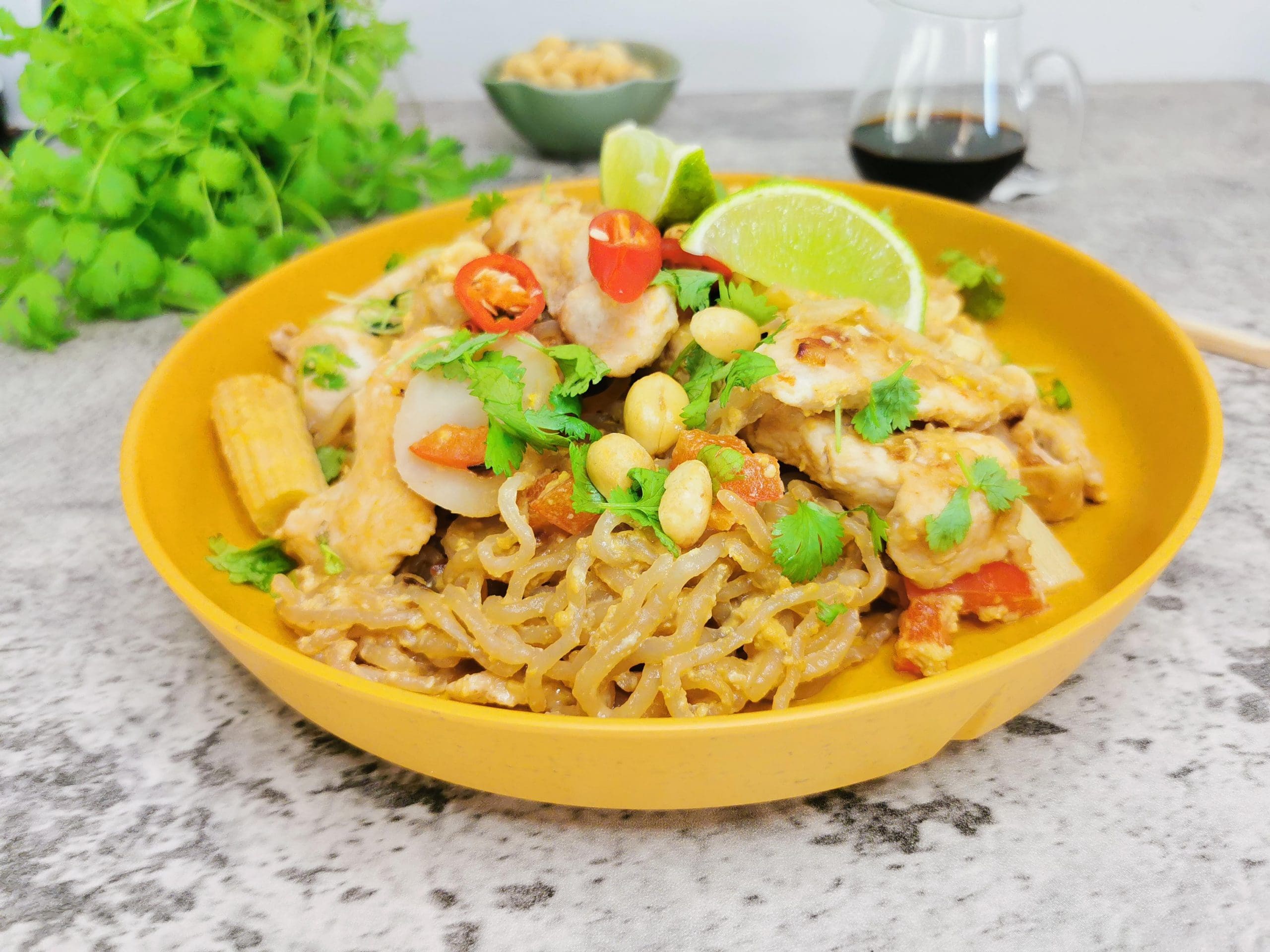Lavkarbo pad thai kylling