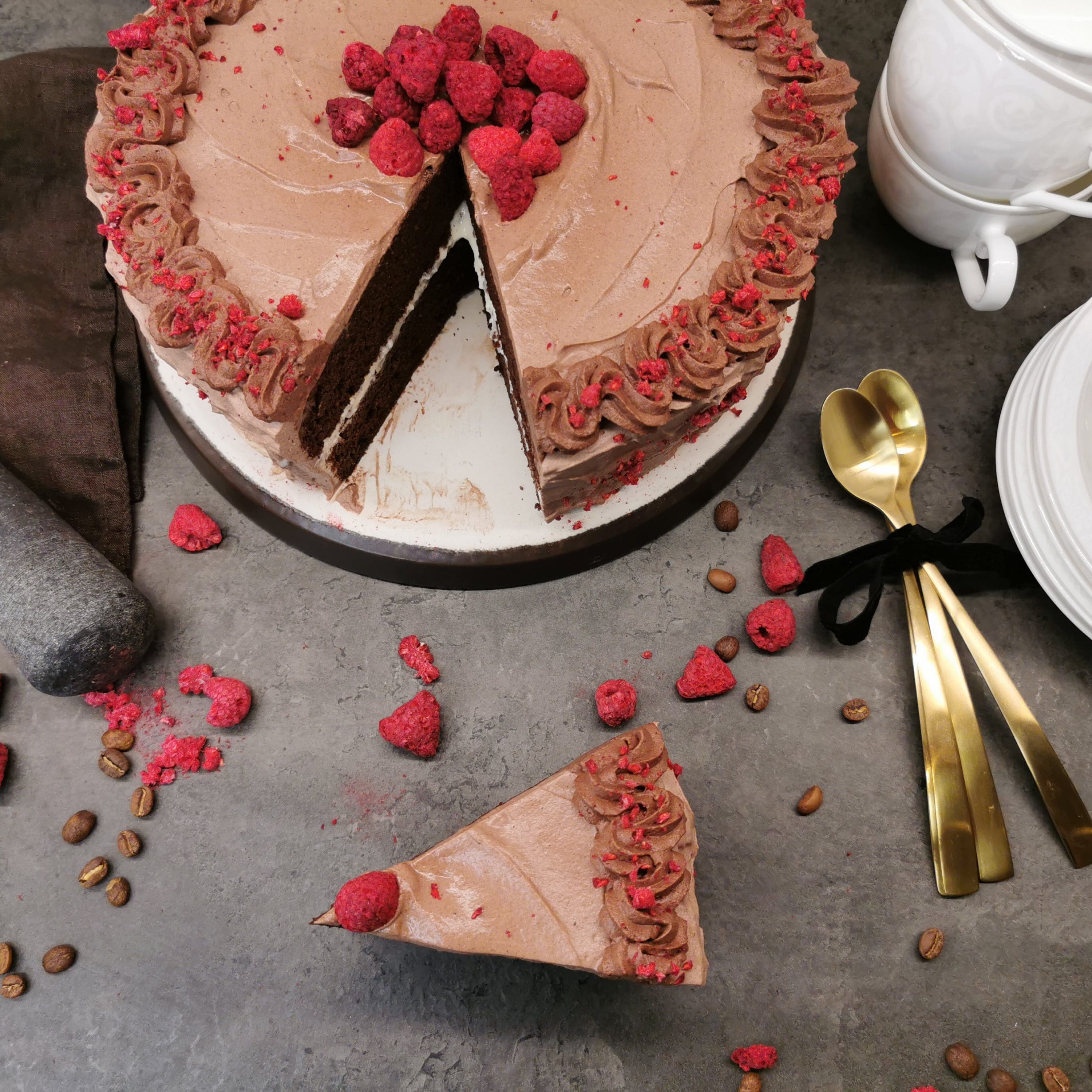 Lavkarbo saftig sjokoladekake med sjokolademoussekrem