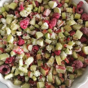 Lavkarbo smuldrepai med rabarbra