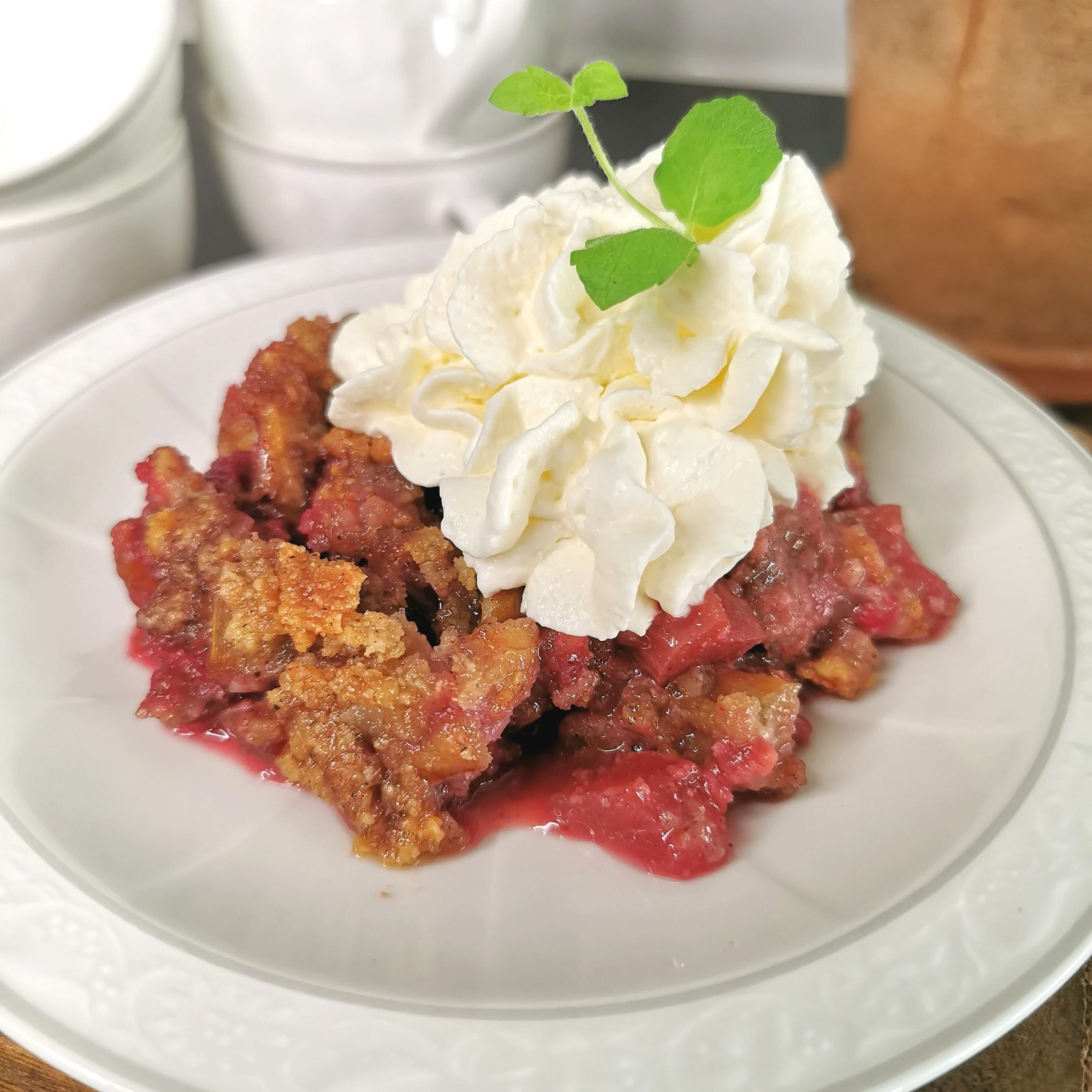 Lavkarbo smuldrepai med rabarbra