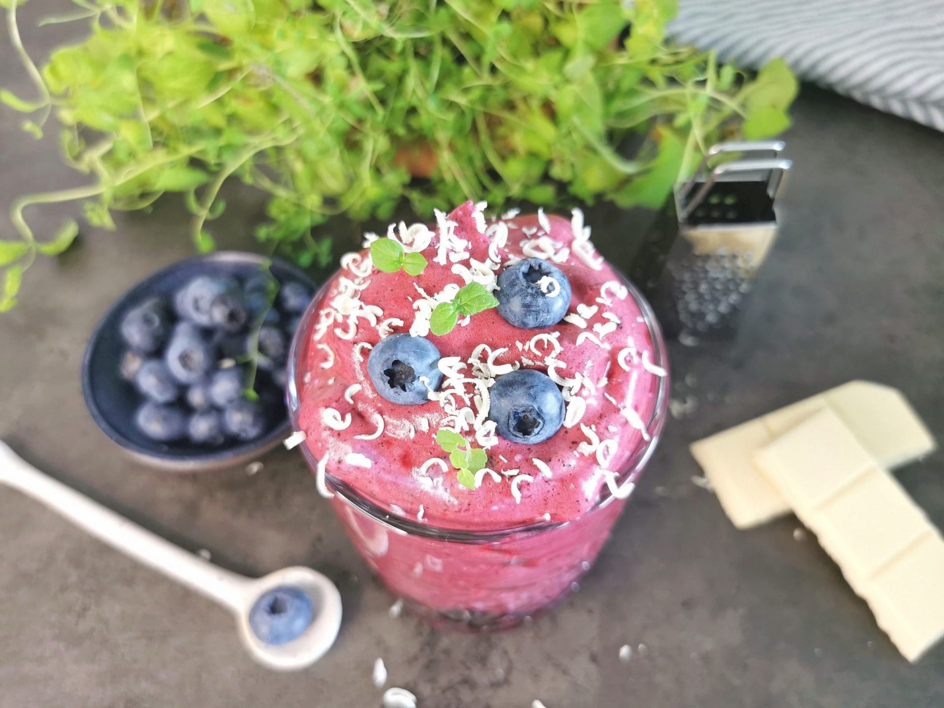 Lavkarbo trollkrem med blåbær