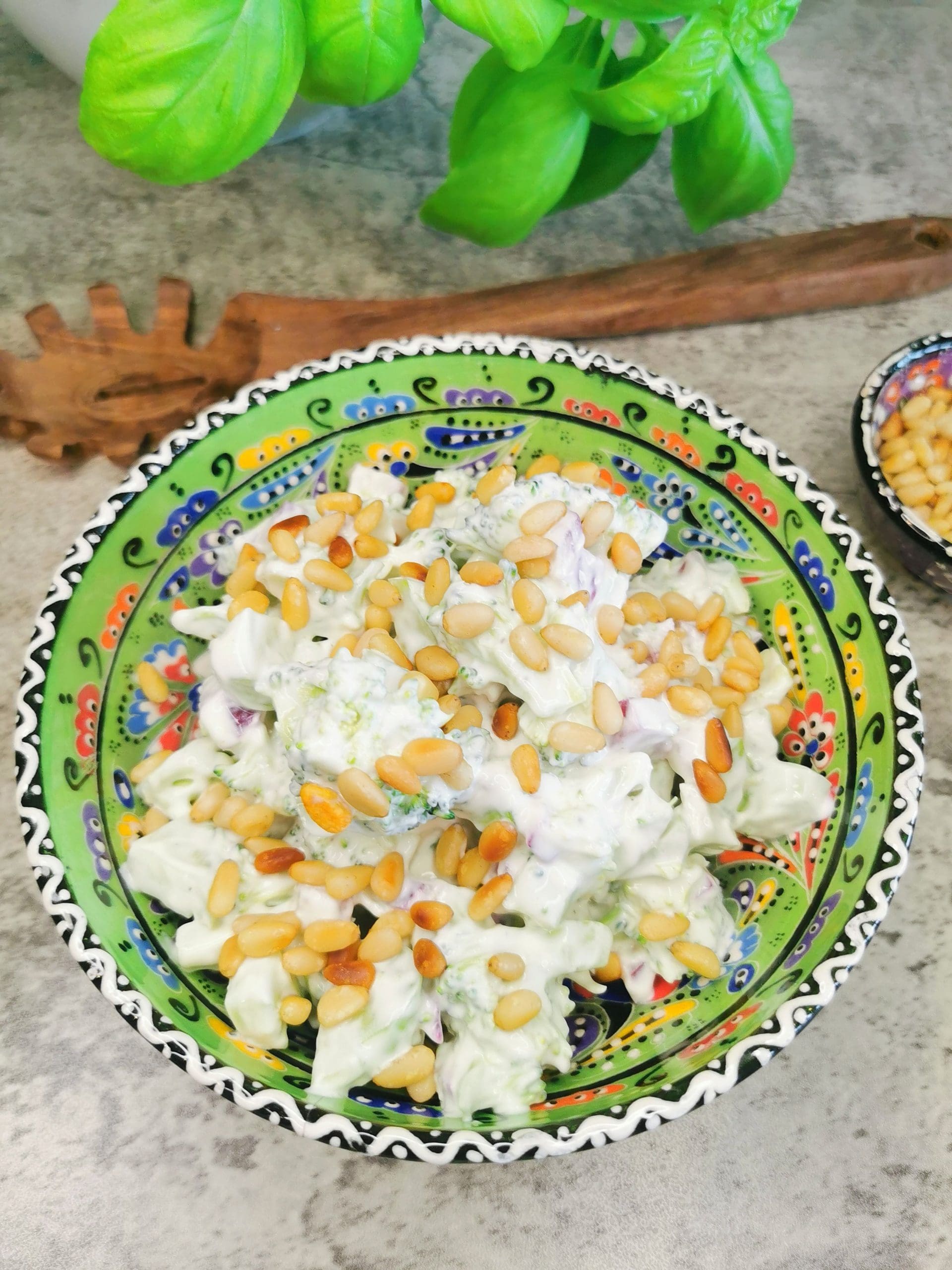 Lavkarbo brokkolisalat