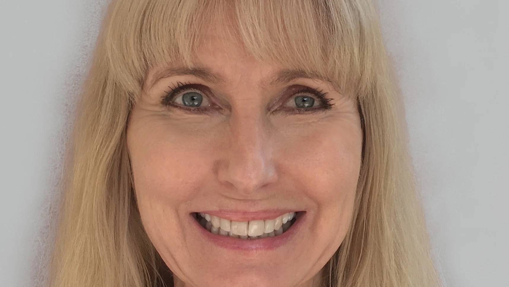 Anna Kathrine Ljøgodt er lege og MediYoga lærer/terapeut. Hun jobber også hos Dr. Hexebergs klinikk.