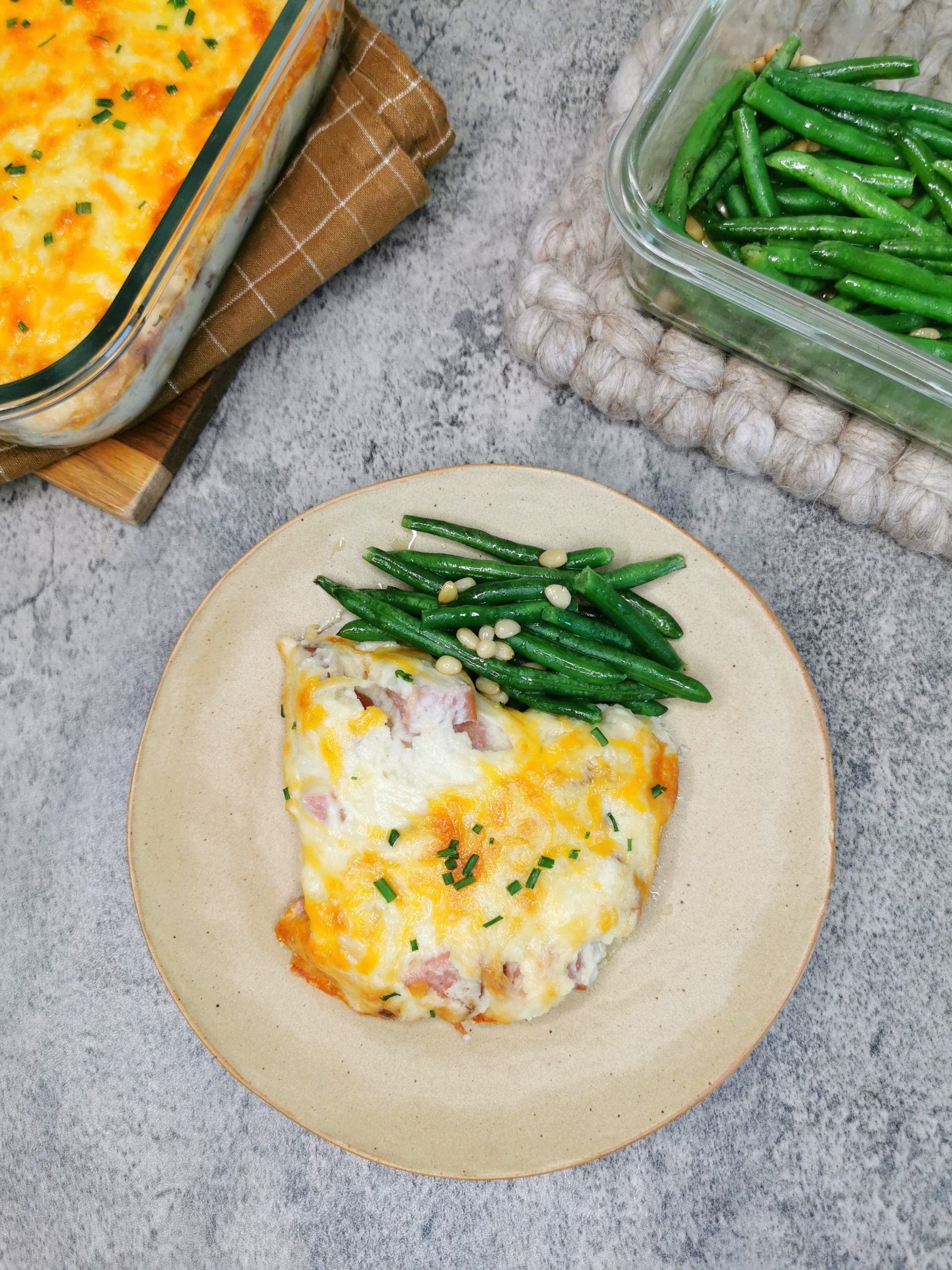 Lavkarbo gratinert pølseform