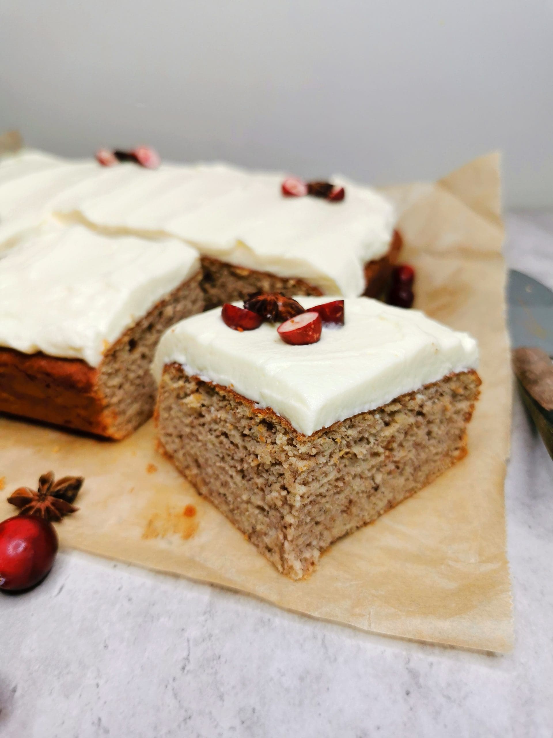 Lavkarbo myk pepperkake med hvit sjokoladeglasur