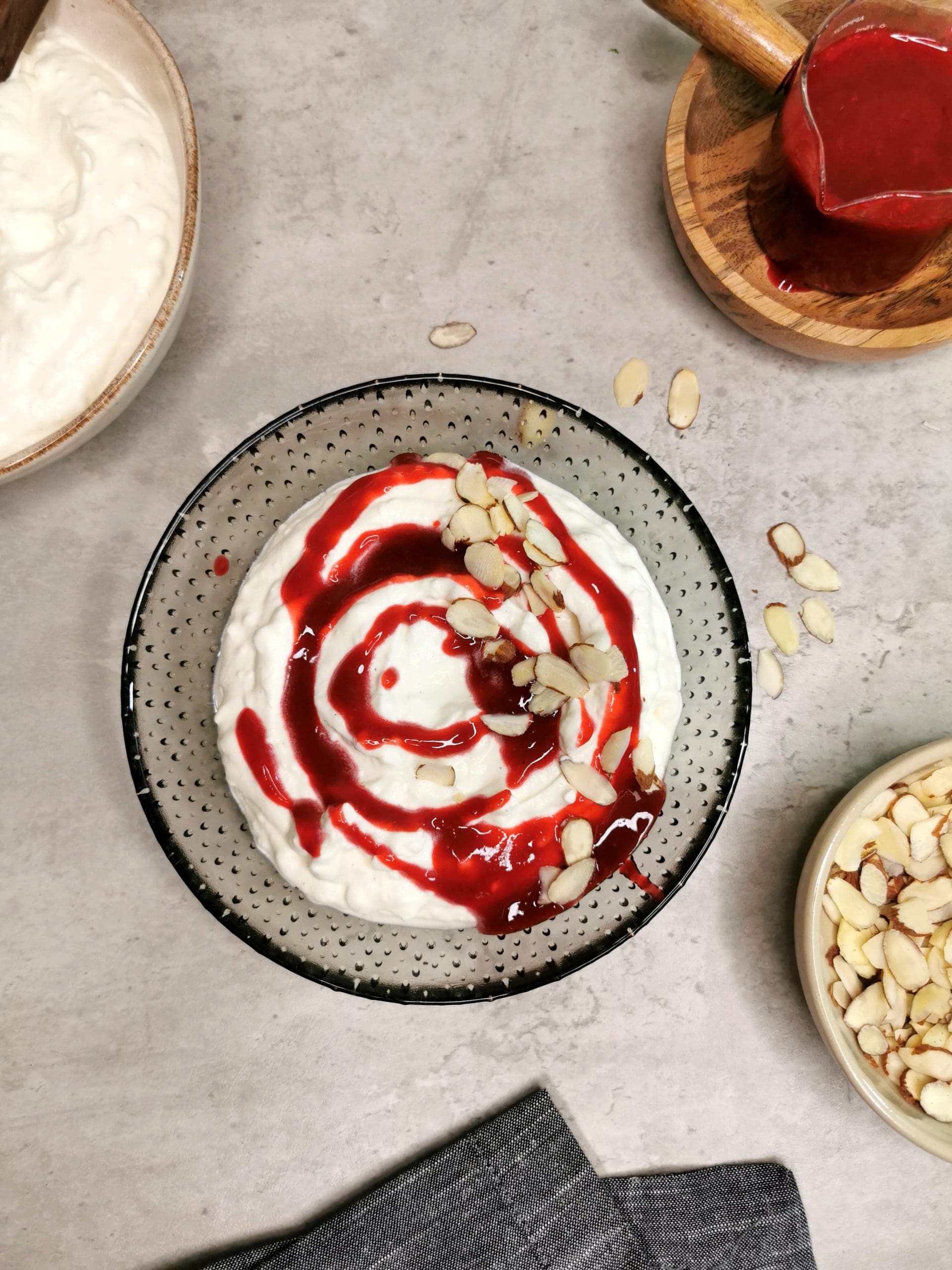 Lavkarbo bringebærsaus