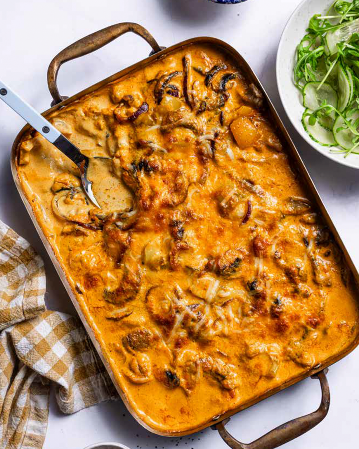 Gratinert kylling i spicy karrisaus - Ketokokeboken