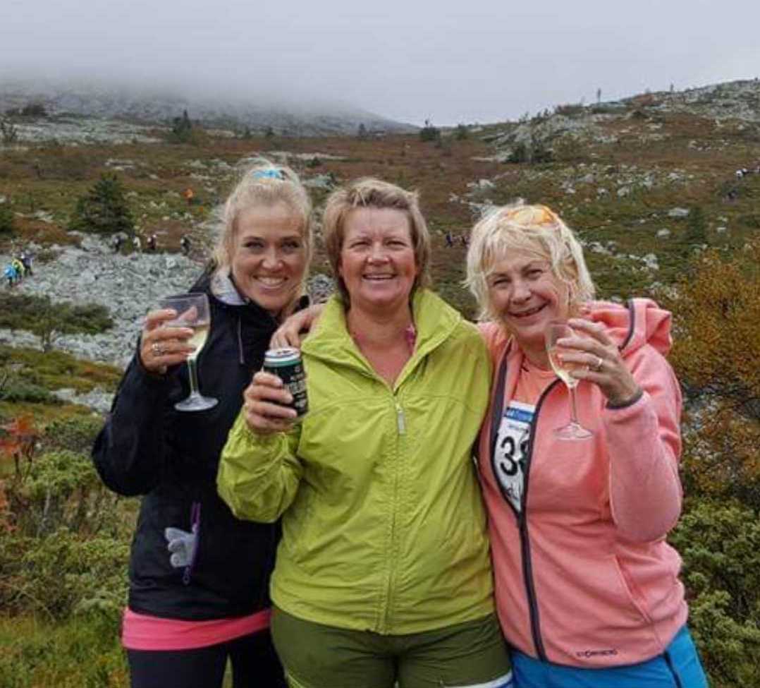 Når økonomien var på sitt strammeste strikket Hilde hundegensere og granbar-nisser som hun solgte for å få det til å gå rundt økonomisk.