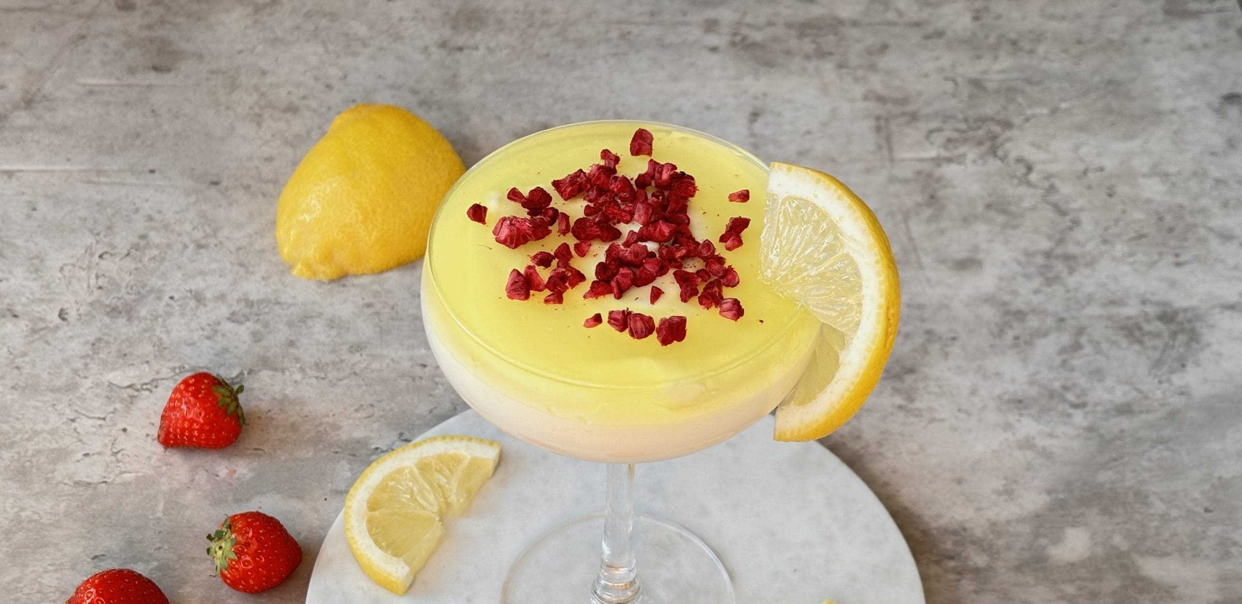 Lavkarbo sitronmousse med gelé. Foto, Marie Gundersen