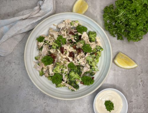 Lavkarbo crunchy kyllingsalat med sitrondressing